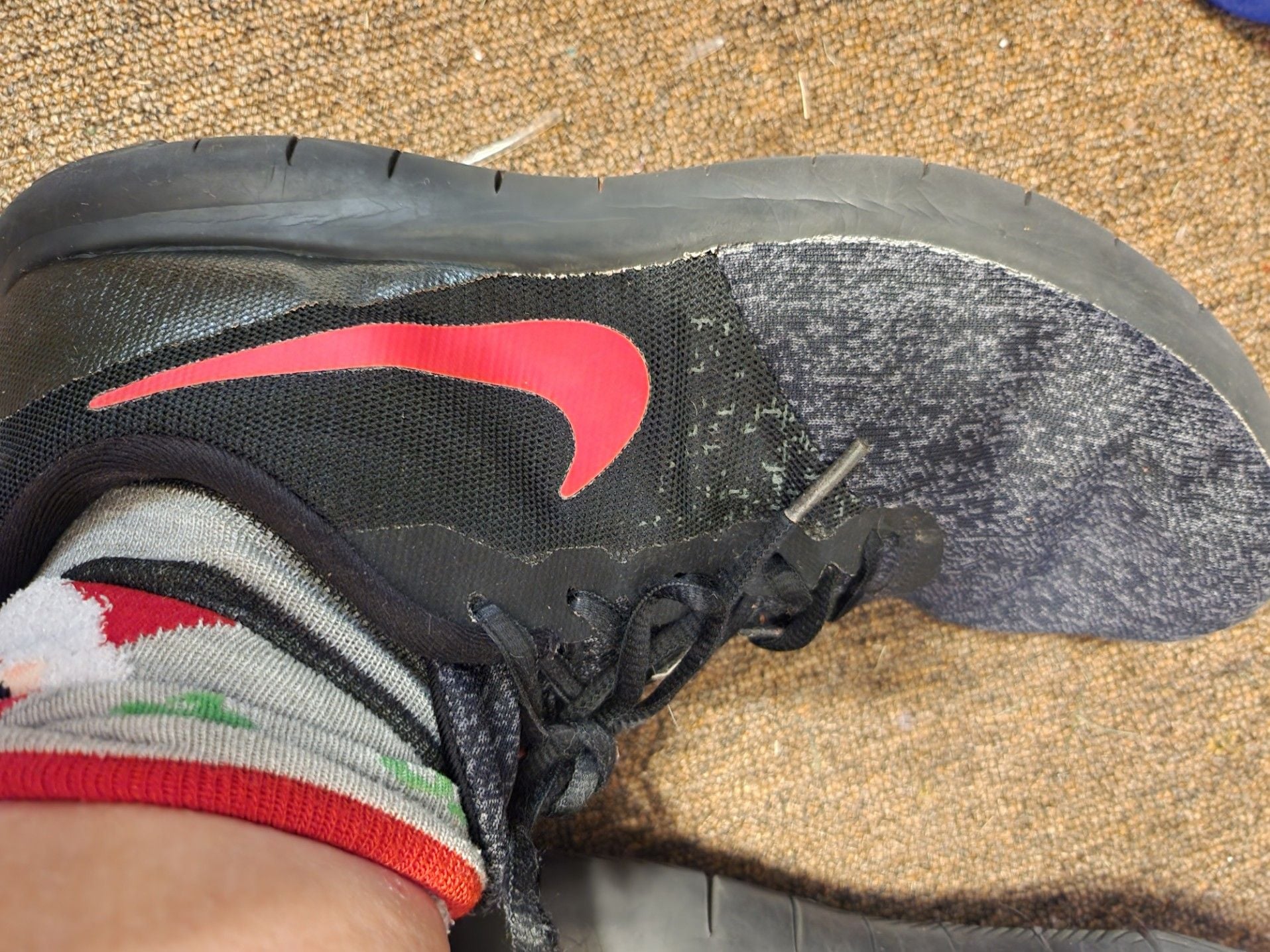 Nike Flex Contact Black and Red Running Shoes, Men's Size 11 5