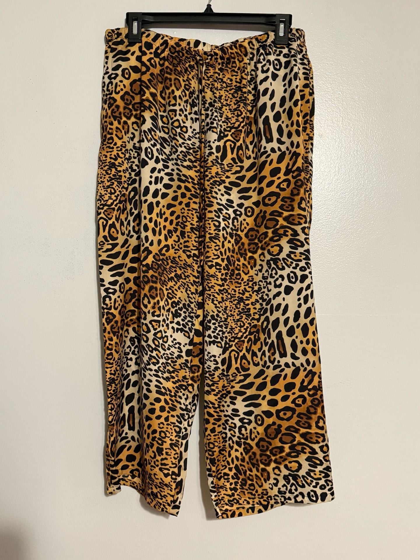 Natori Luxe Leopard Notch Collar Pajama Set 9