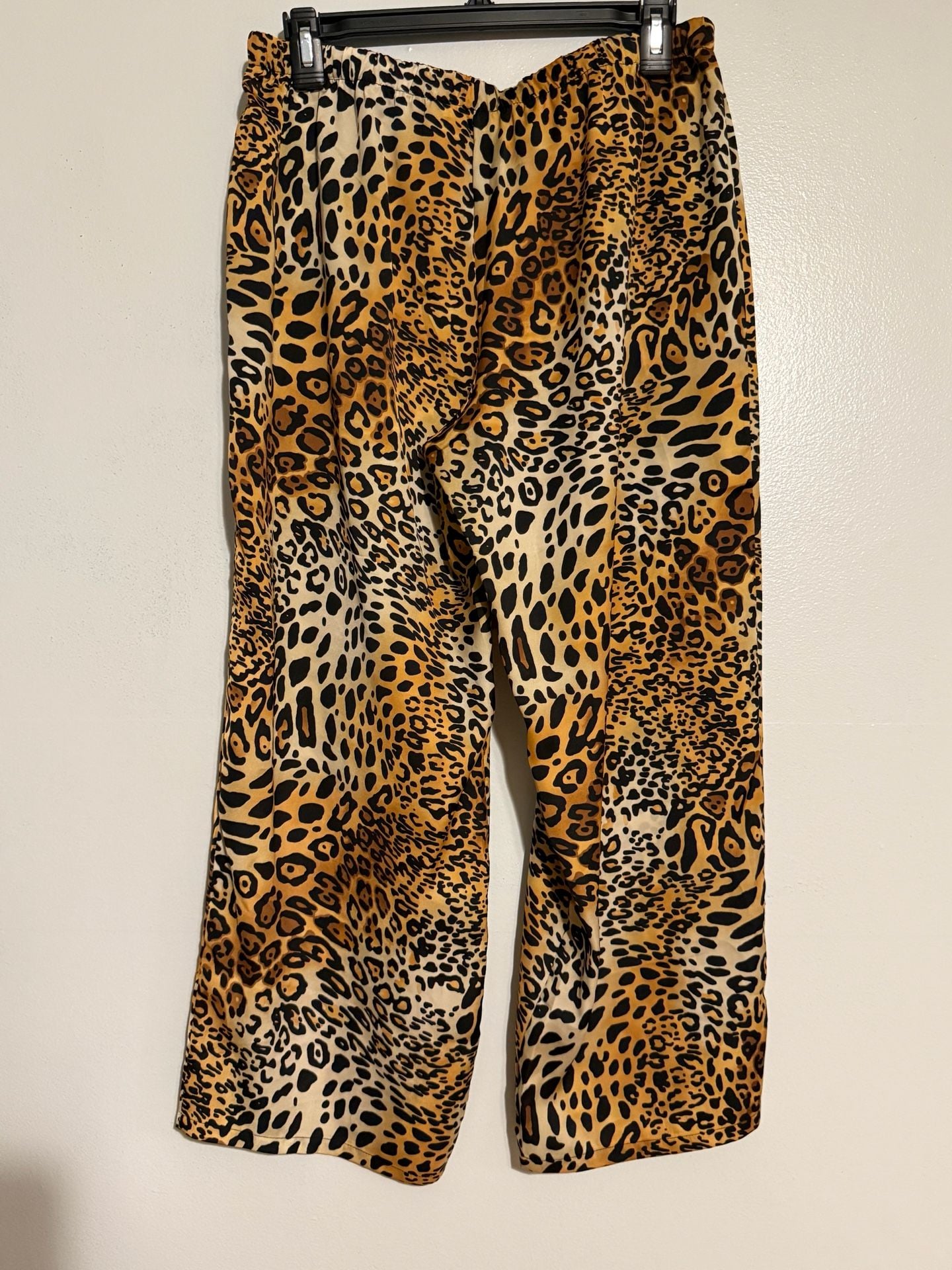 Natori Luxe Leopard Notch Collar Pajama Set 12