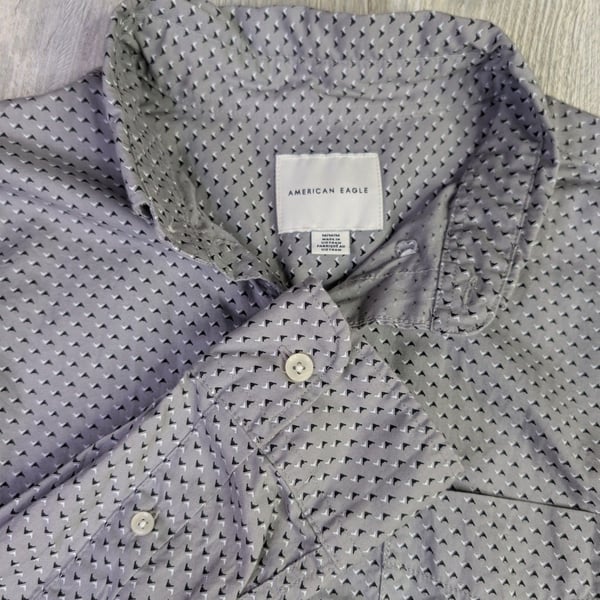 American Eagle Long Sleeve Geometric Print Button Down Shirt