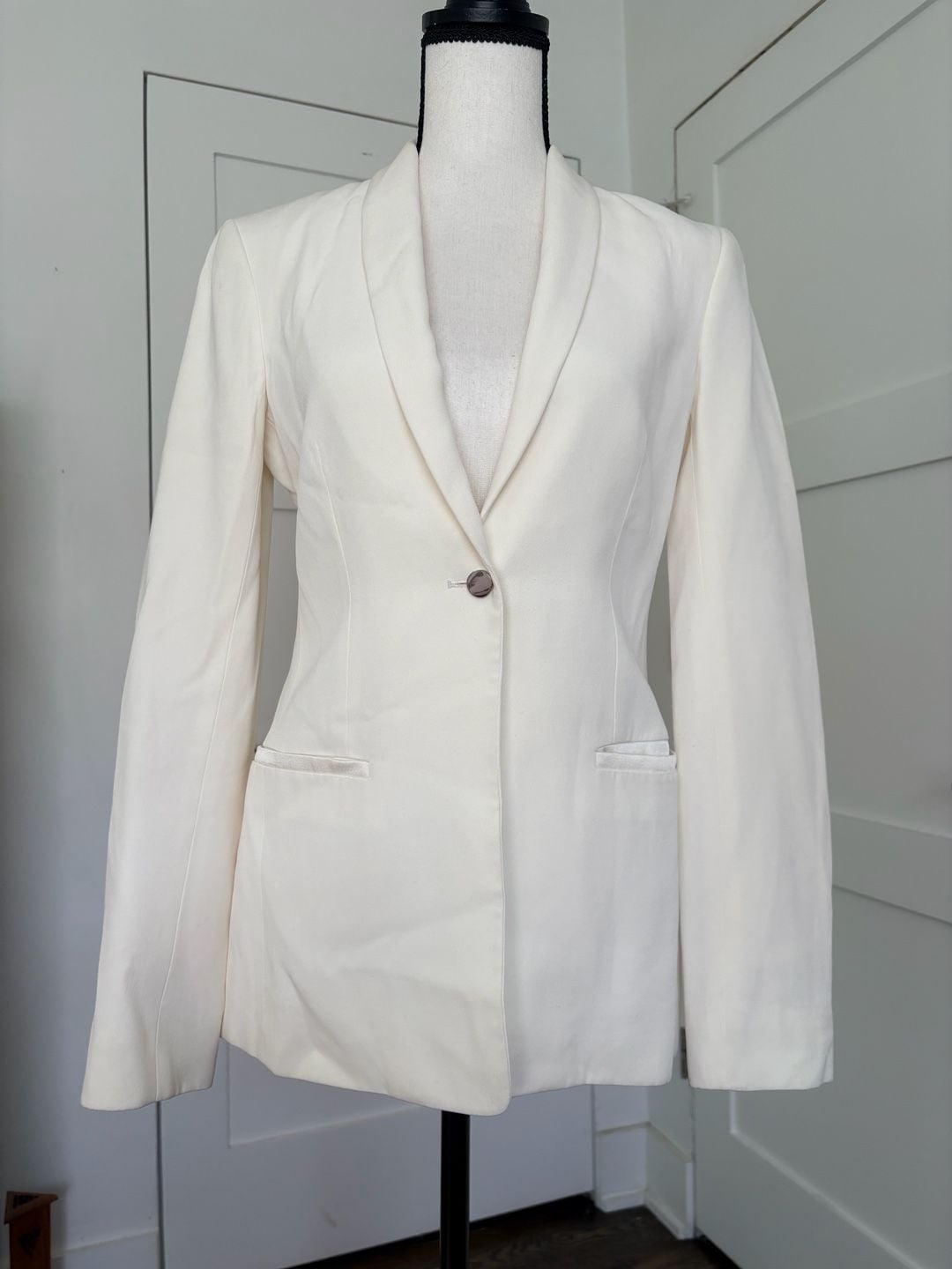 The Row Off-White Single-Breasted Shawl Collar Blazer 2