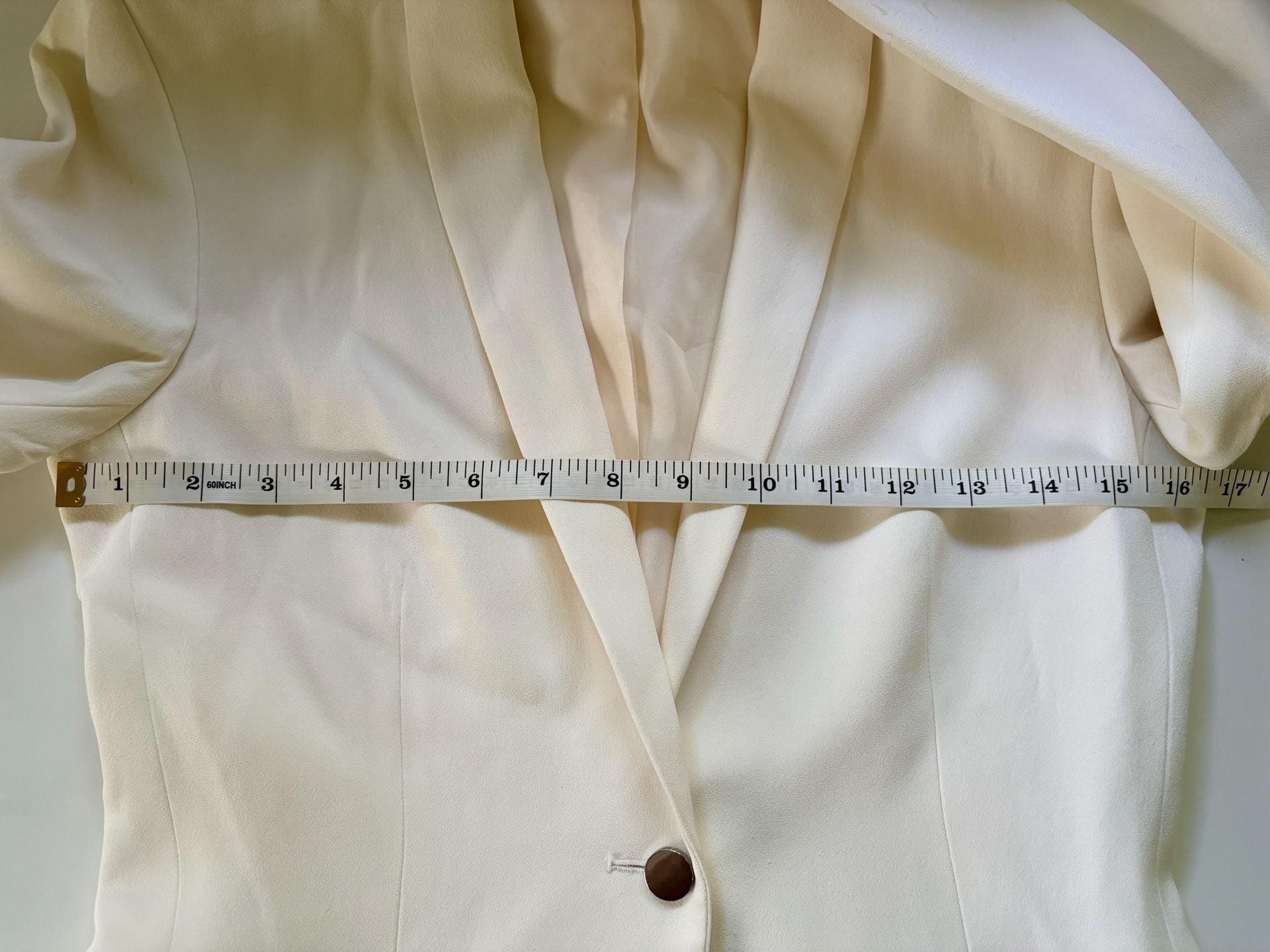 The Row Off-White Single-Breasted Shawl Collar Blazer 12