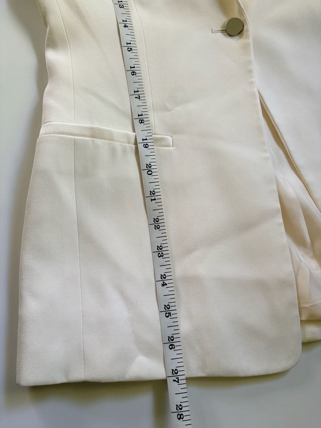 The Row Off-White Single-Breasted Shawl Collar Blazer 15