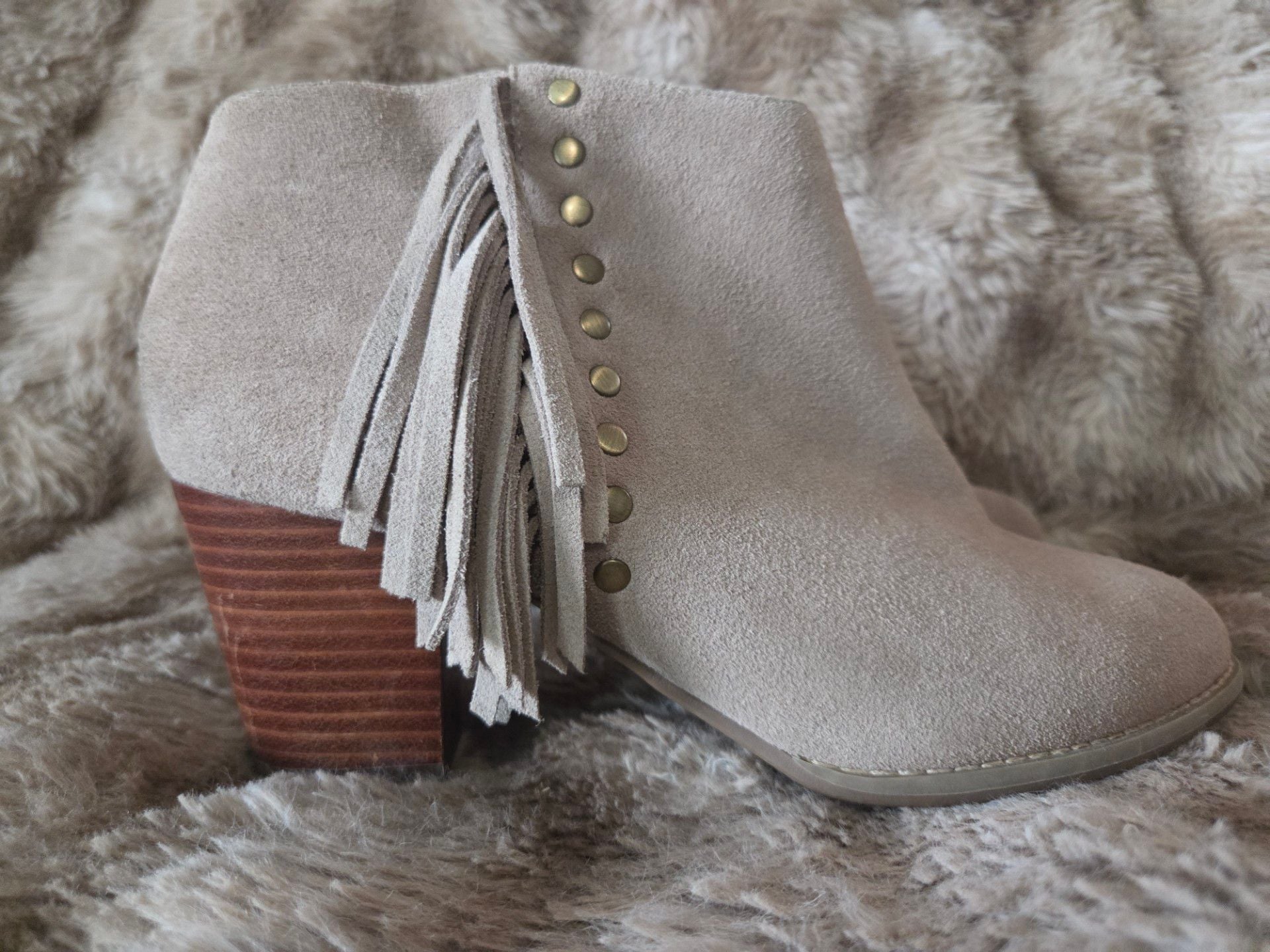 Vionic Faros size 9 tan fringe leather boots with ankle bootie orthotic
*$130 on Shoe Shack (see pic)* 3