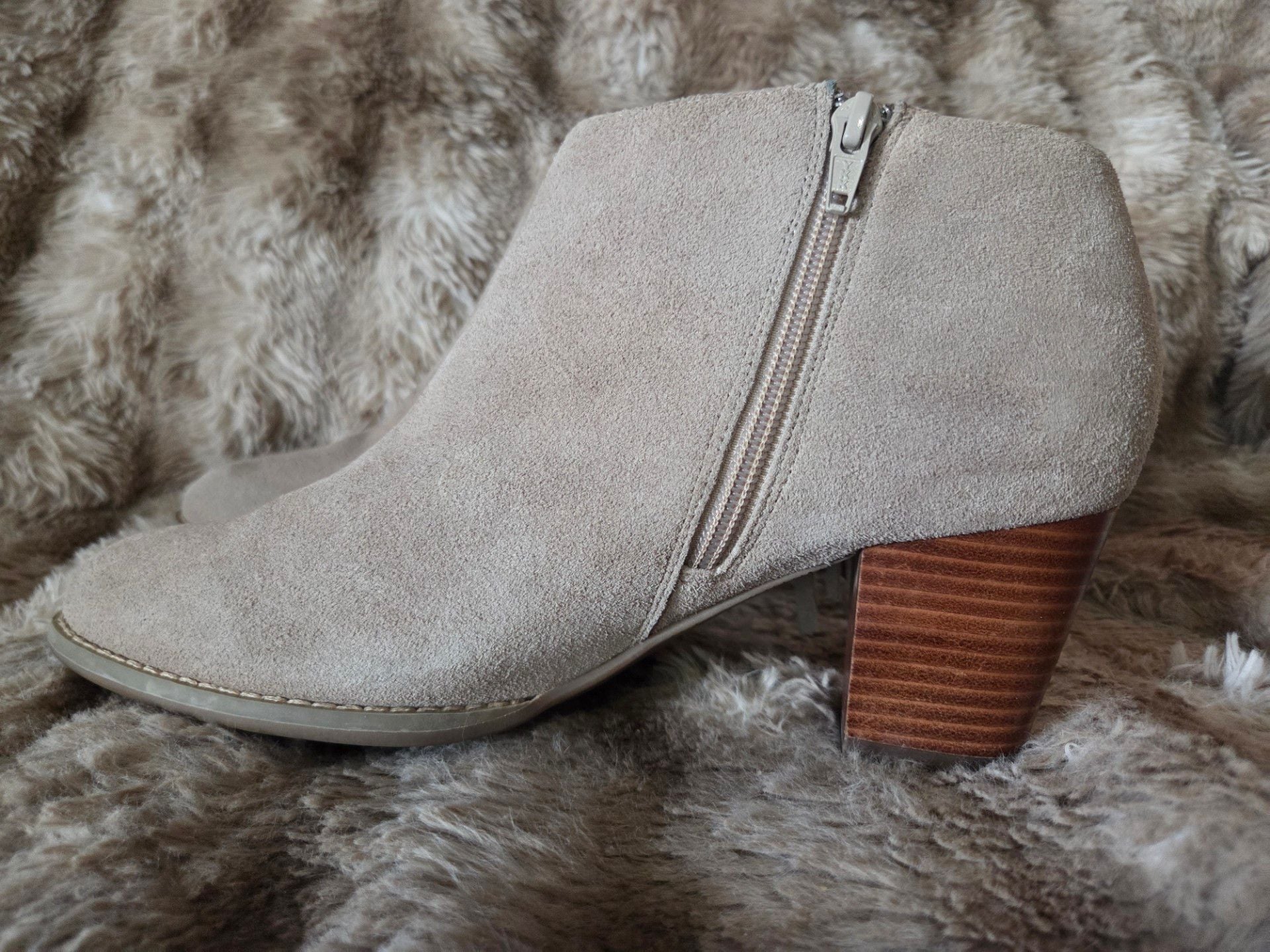 Vionic Faros size 9 tan fringe leather boots with ankle bootie orthotic
*$130 on Shoe Shack (see pic)* 4