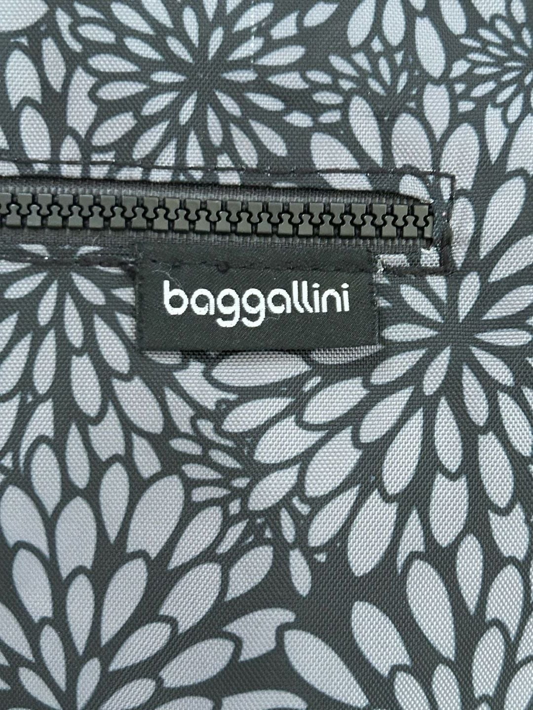 Baggallini Crossbody Shoulder Bag in Black and Gray Floral Print 3