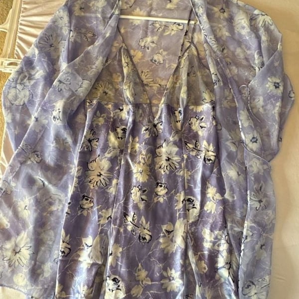 K728 Frederick's of Hollywood Floral Sheer Chemise and Robe Set