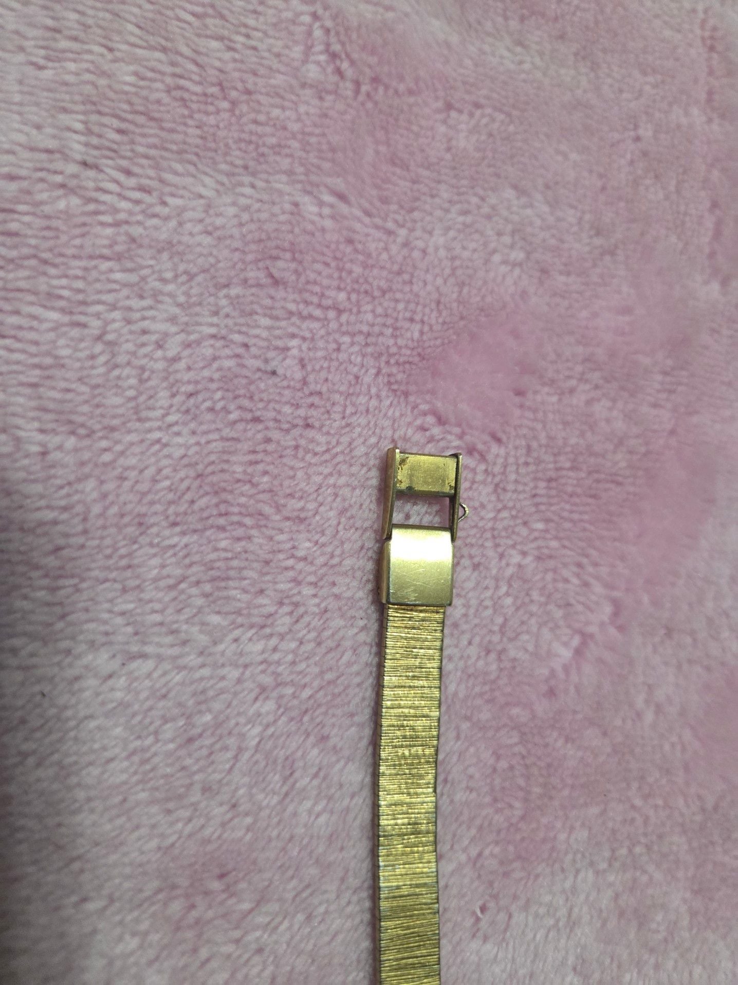 Vintage Citizen Quartz Women's Watch with Gold Tone Textured Band 3