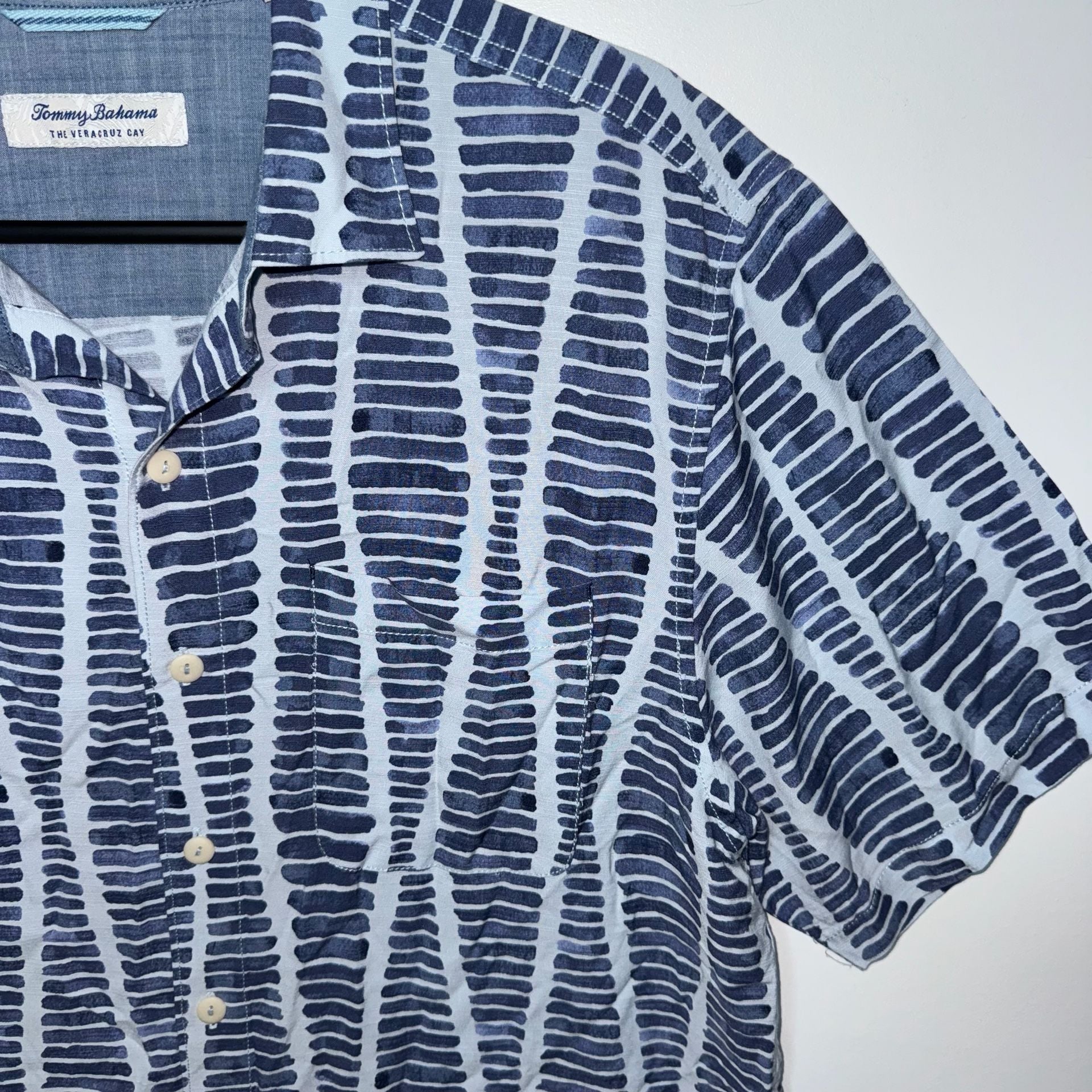 Tommy Bahama The Veracruz Cay Men's Medium Short Sleeve Button-Down Camp Shirt 7