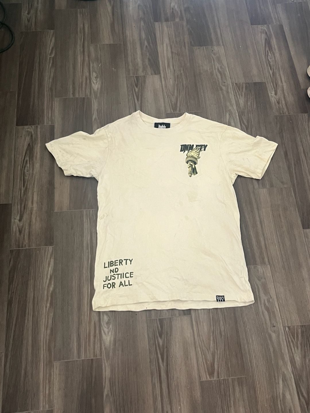 Cream and black graphic tee #skater #graphictee 3