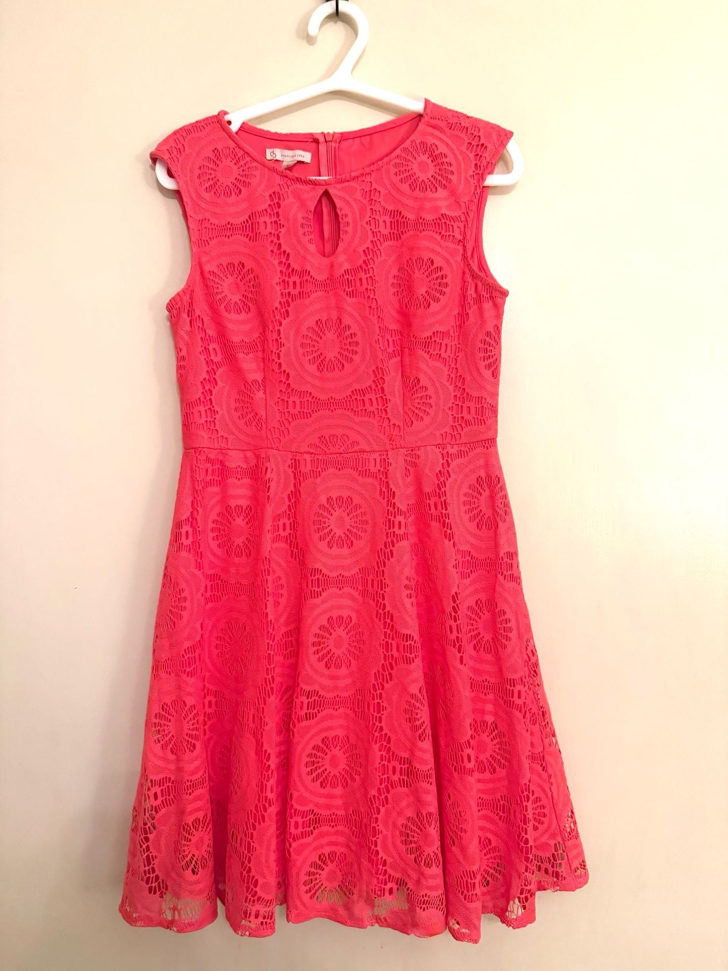 Dress Barn DB est Women's Coral Lace Sleeveless Keyhole Fit and Flare Dress 8P 2