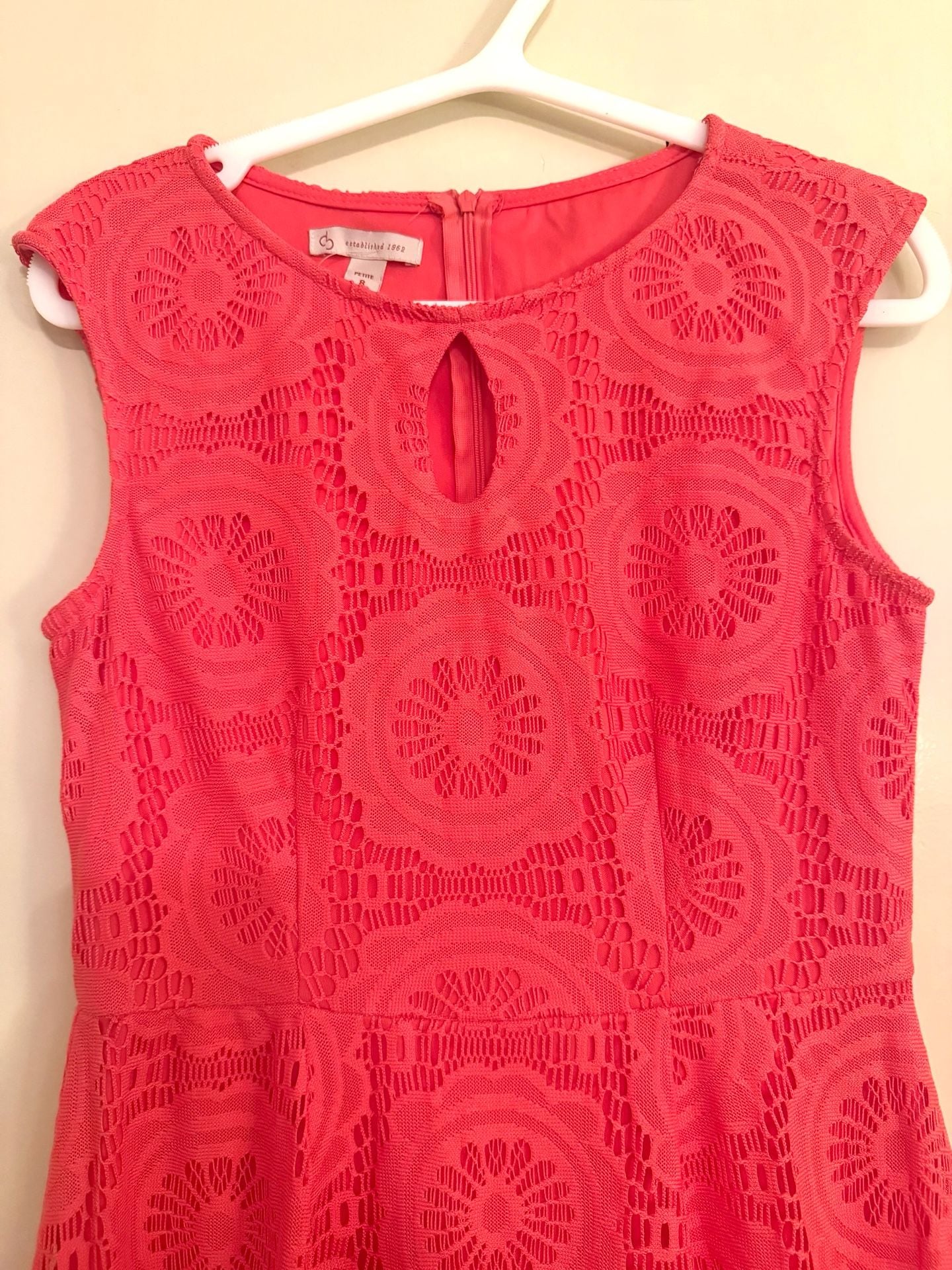 Dress Barn DB est Women's Coral Lace Sleeveless Keyhole Fit and Flare Dress 8P 6