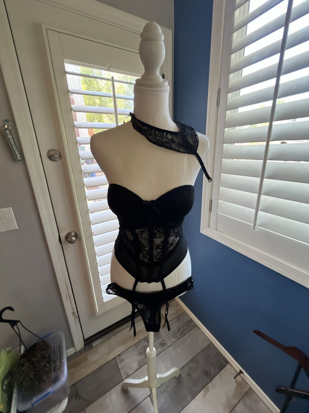 Black Lace Corset Lingerie Set with Garter straps 10