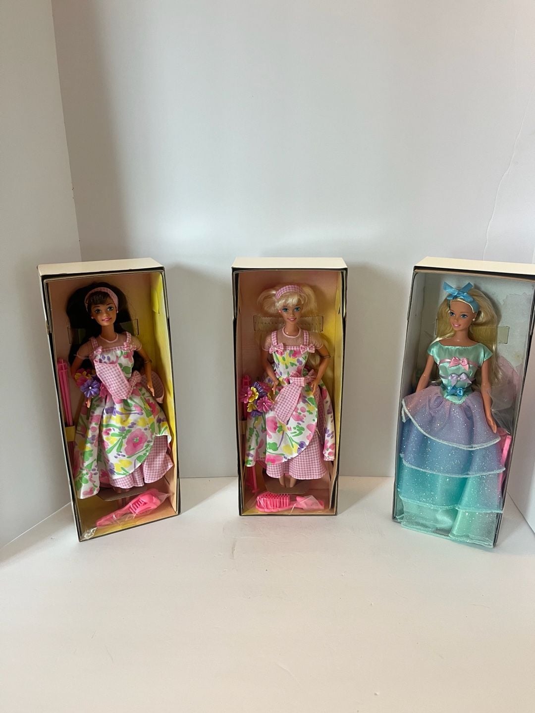 Vintage 1996 Avon Exclusive Spring Petals Barbie SET OF THREE new in the boxes 8