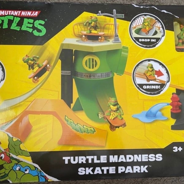 Teenage Mutant Ninja Turtles Turtle Madness Skate Park Playset