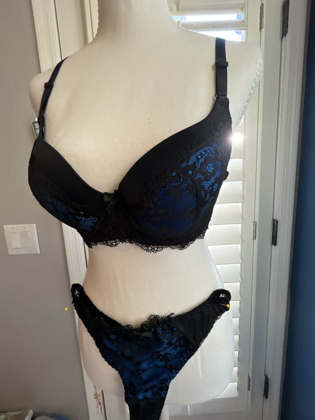 Lace Push-Up Bra and Thong Set 2