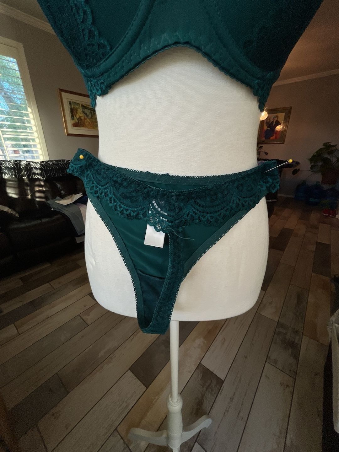 Emerald Green Lace Contrast Underwire Bra and Thong Lingerie Set 8
