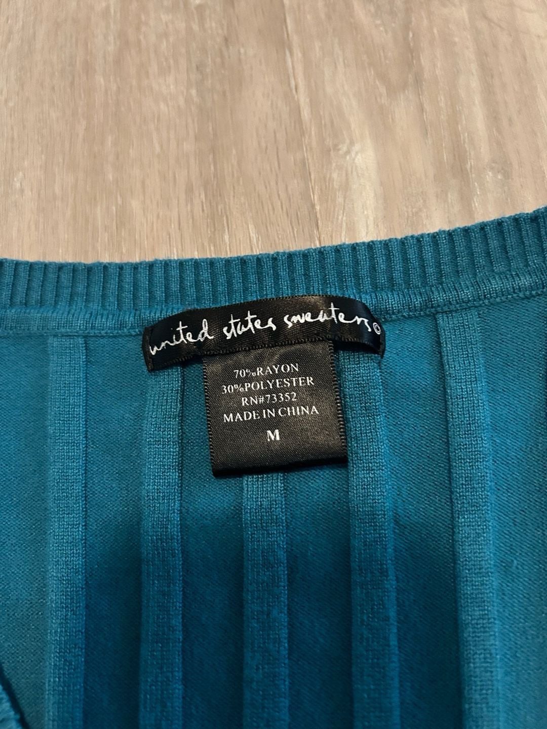 United States Sweaters Teal Ribbed V-Neck Short Sleeve Ruched Fitted Knit Top 4