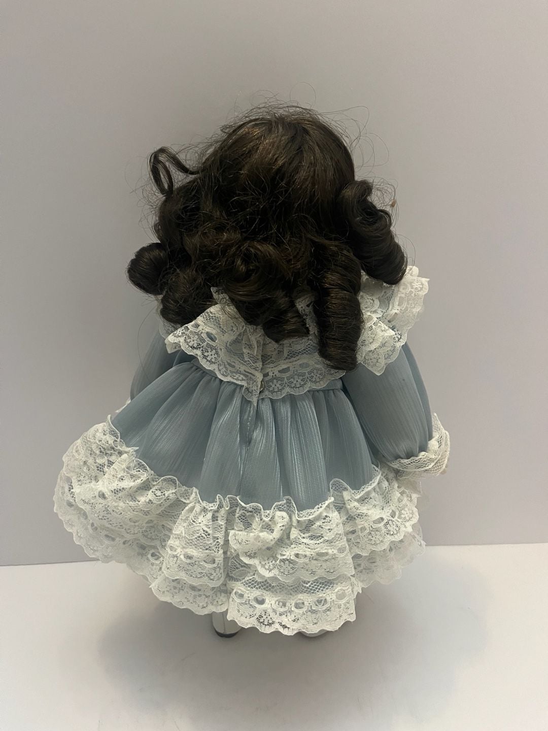 Vintage MANN "it's a Small World" Porcelain Doll, Musical, 1987 - , 6