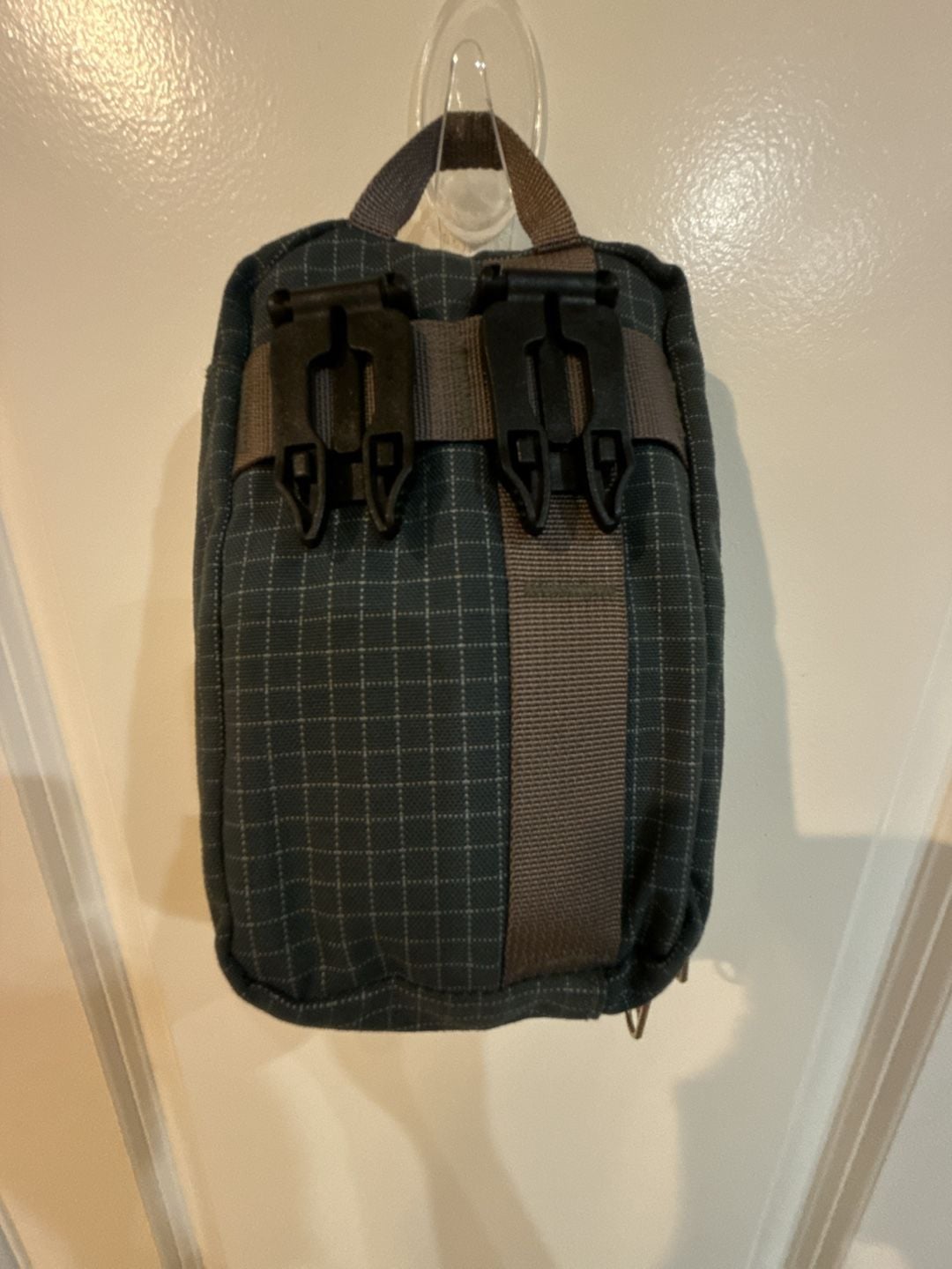 REI Duck's Back 80 Pack Rain Cover with Storage Pouch 3