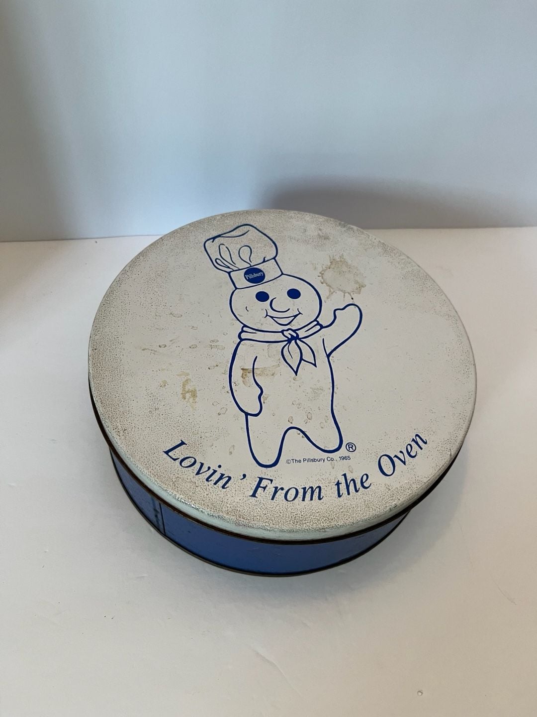 Vintage 1965 Pillsbury Doughboy Round Cookie Tin - Lovin' From the Oven 2