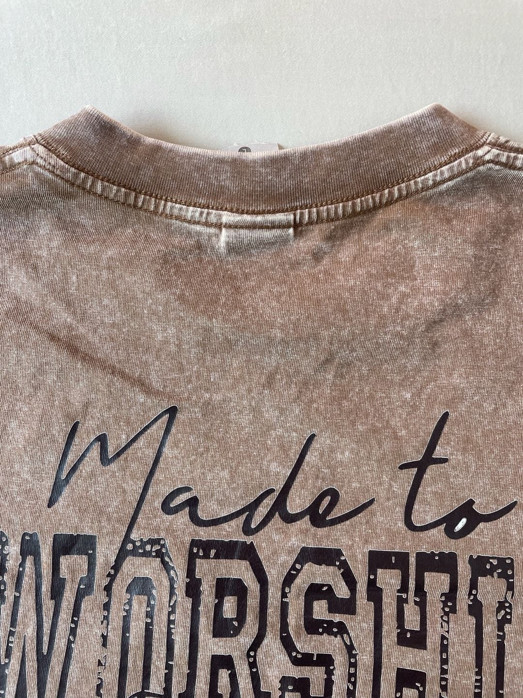 Made to Worship Psalm 95:1 Bow and Cross Graphic Washed T-Shirt 10