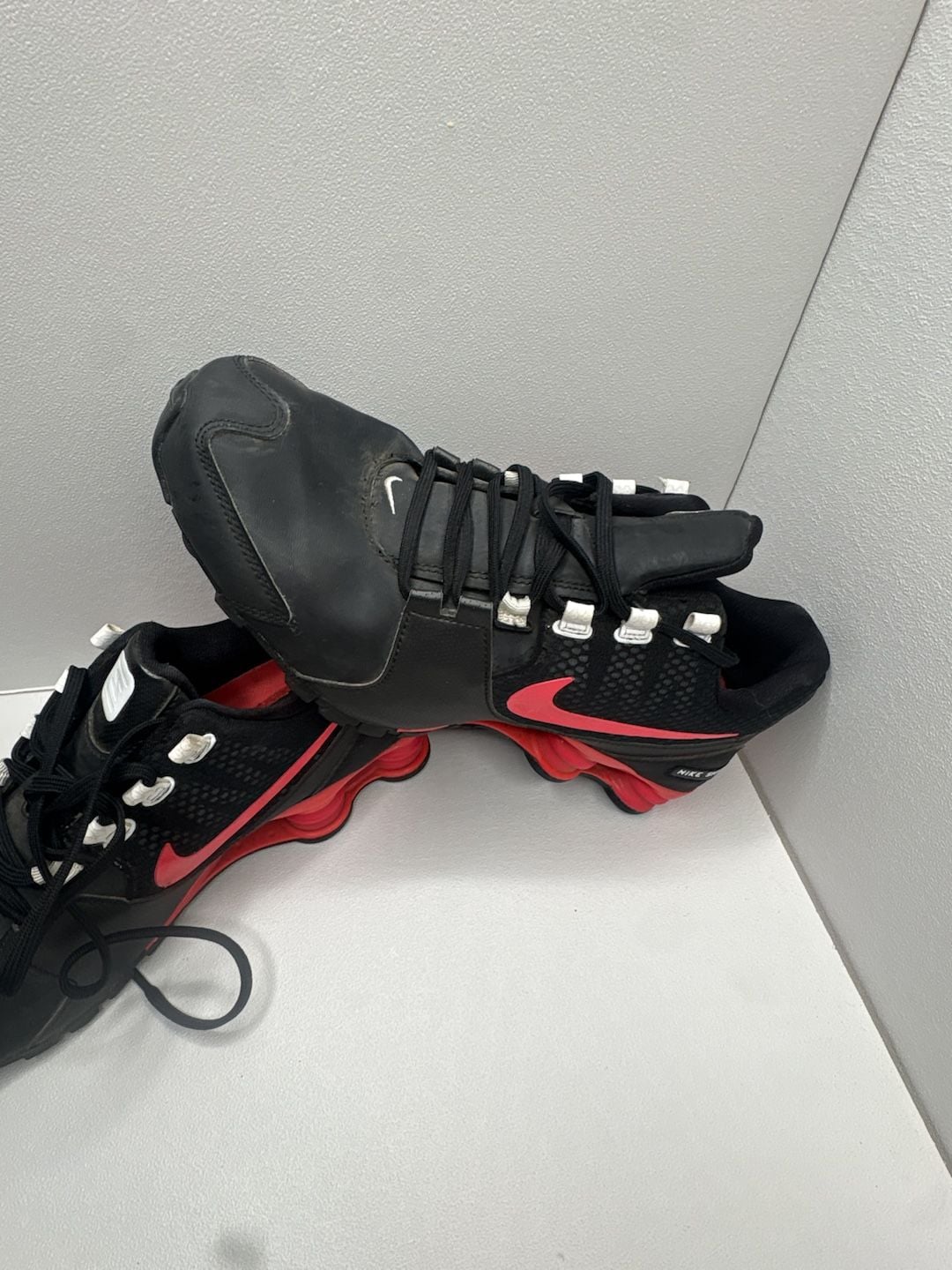 Nike Shox Avenue SE Women's Running Shoes Black/Red Style 844131-003 11