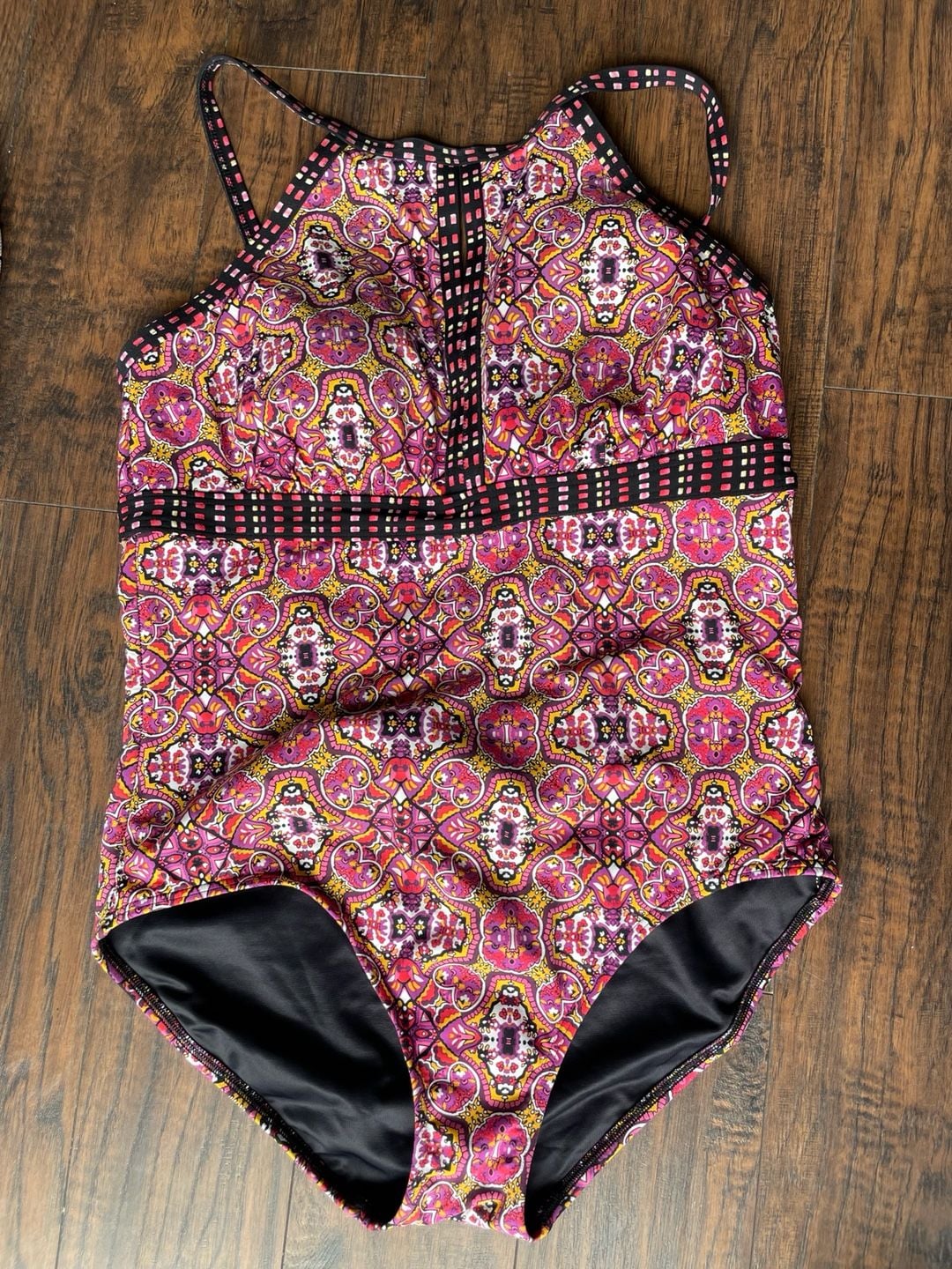 Size 12 Lands' End Women's One Piece Swimsuit 2