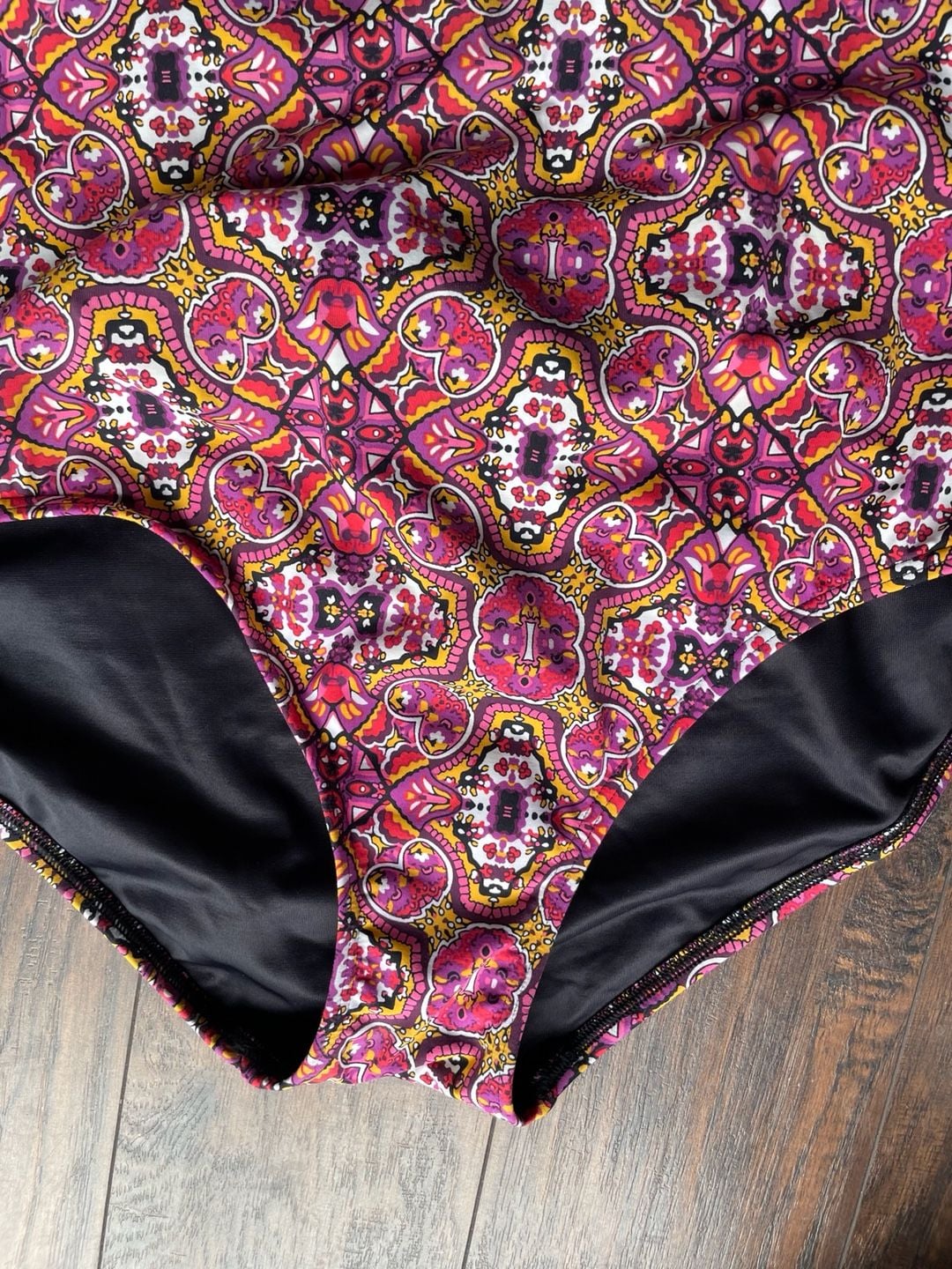 Size 12 Lands' End Women's One Piece Swimsuit 5