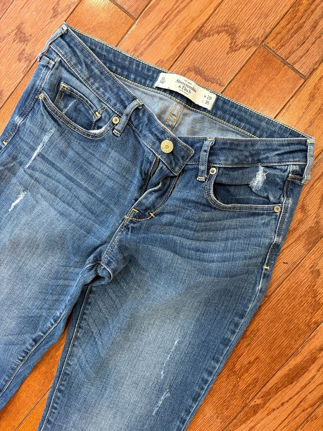 Abercrombie & Fitch Women's Distressed Mid-Rise Skinny Jeans Size 6L 2