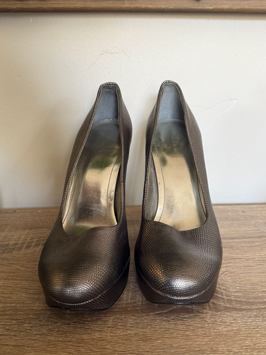 Calvin Klein Carley Metallic Pewter Snake Embossed Platform Pumps Size: 8.5 2