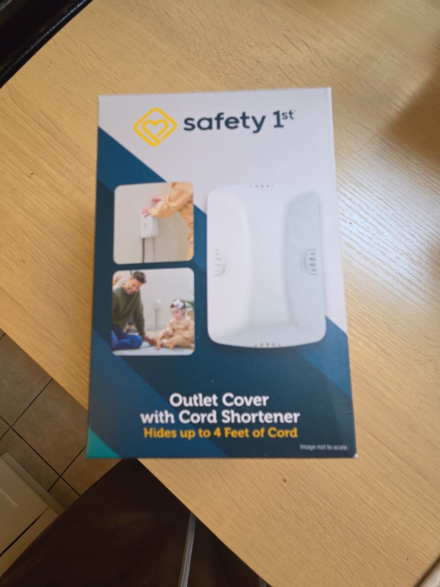 Safety 1st Outlet Cover with Cord Shortener 1