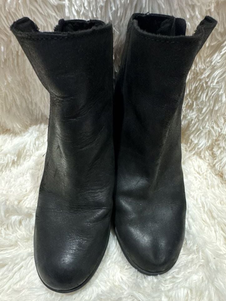 741 Sorel Joan of Arctic Wedge II Zip Waterproof Leather Ankle Boots
S9 4