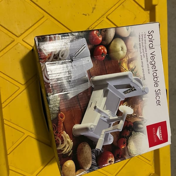 Paderno World Cuisine Spiral Vegetable Slicer with Fine and Coarse Shredder