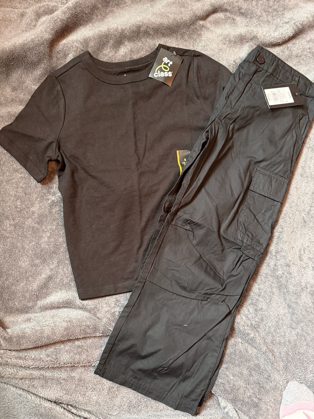 Art Class Boys Two-Piece Black T-Shirt and Cargo Pants Outfit Set 1
