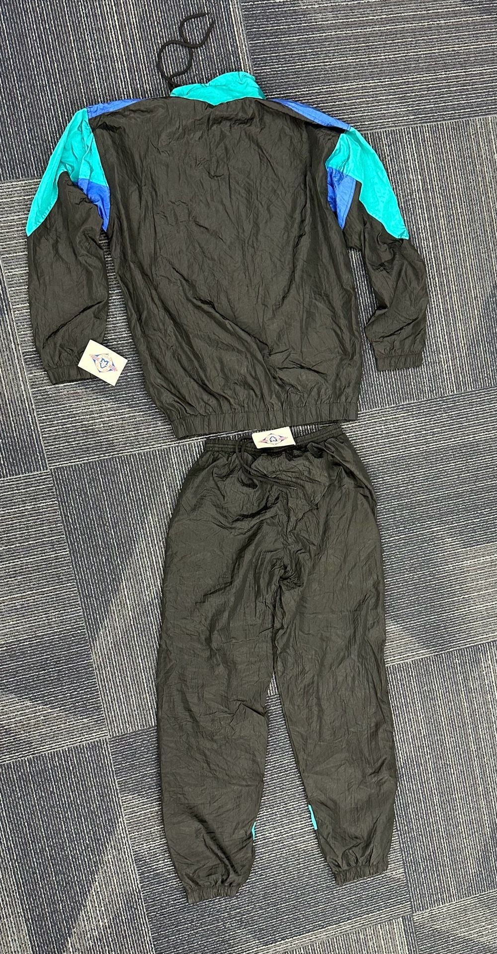 Vintage MV Sport AC Delco Powers The Winners Nylon Tracksuit Set 2