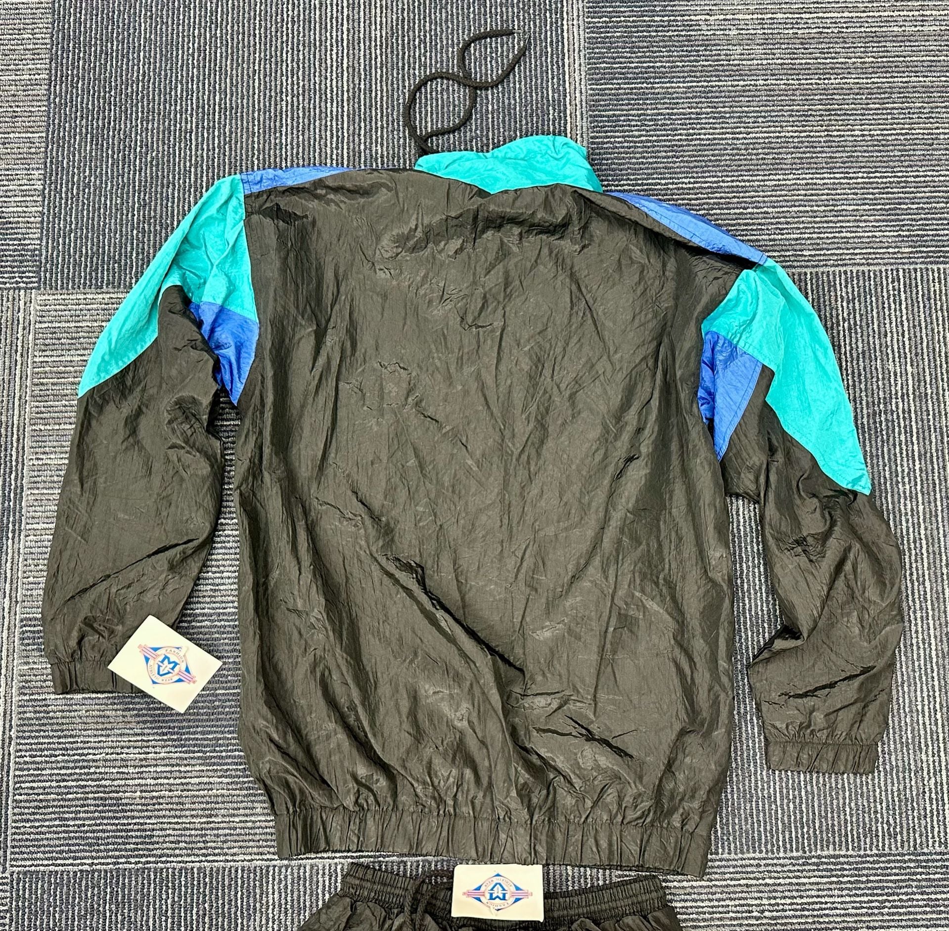 Vintage MV Sport AC Delco Powers The Winners Nylon Tracksuit Set 9