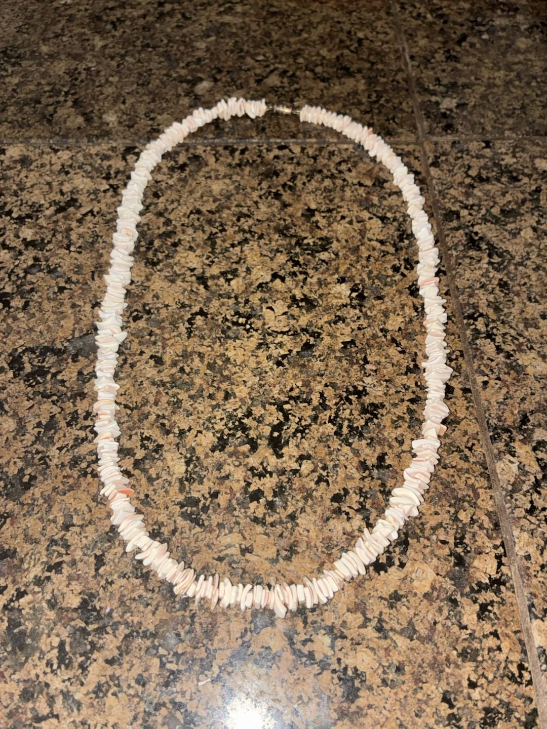 Vintage White Chipped Puka Shell Beach Surfer Necklace 3