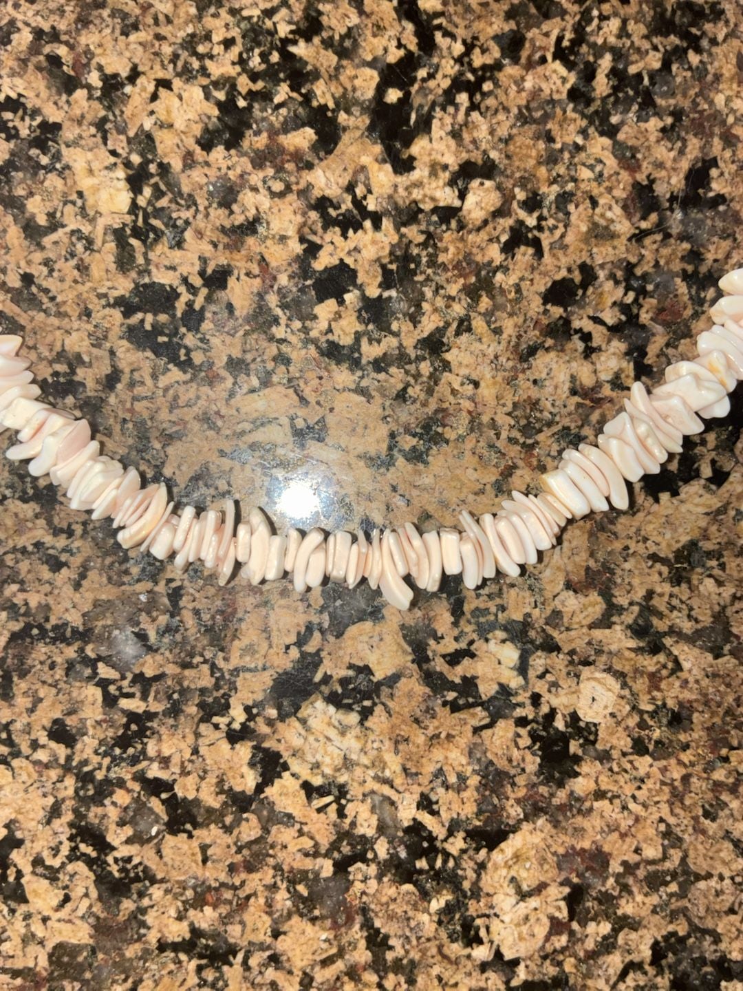 Vintage White Chipped Puka Shell Beach Surfer Necklace 4