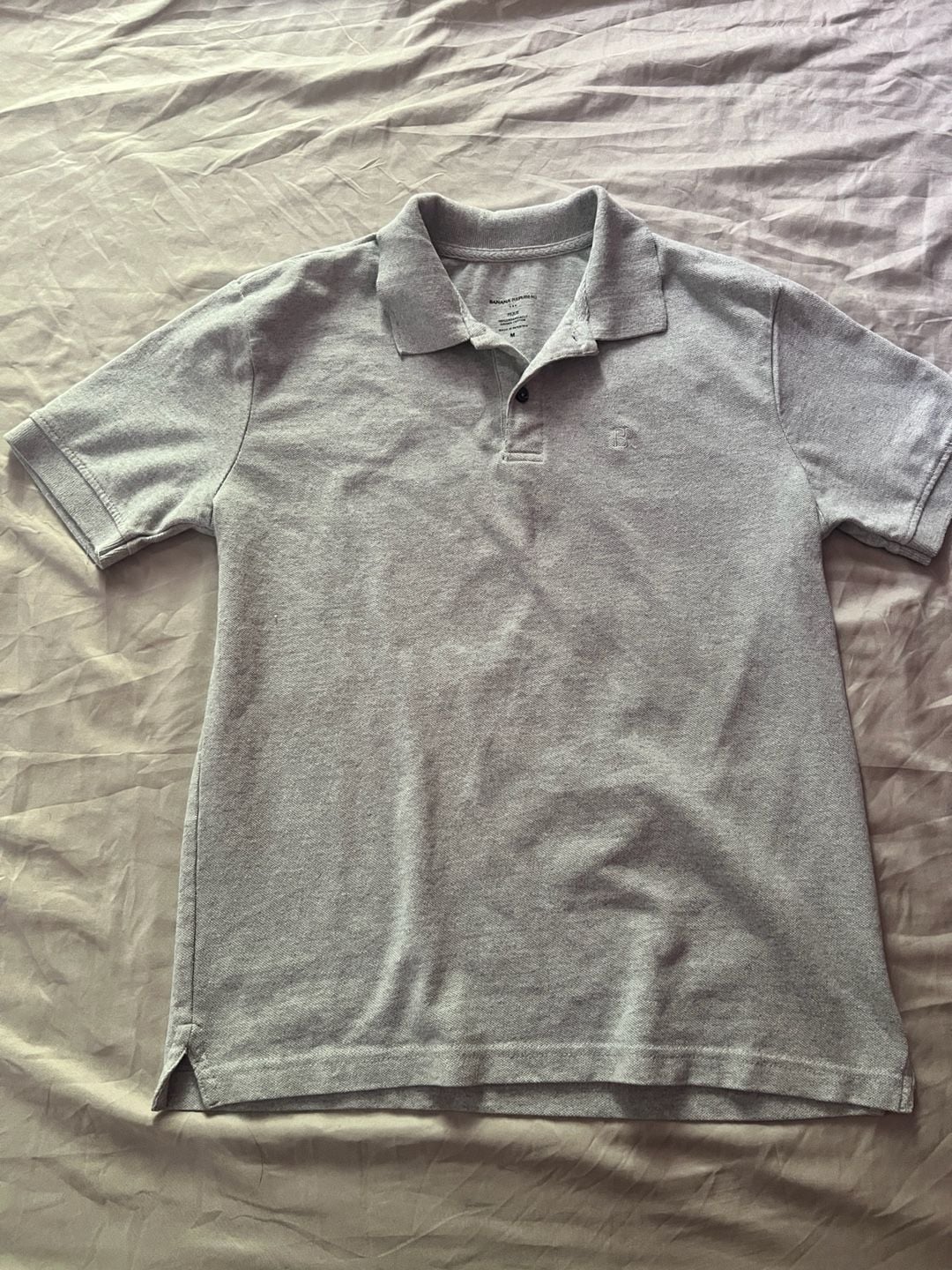 Banana Republic Men's Gray Pique Short Sleeve Polo Shirt , fits like a small 2