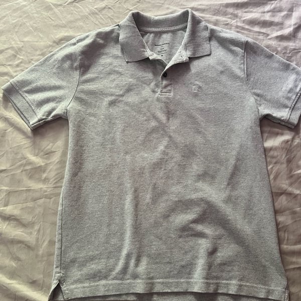 Banana Republic Men's Gray Pique Short Sleeve Polo Shirt , fits like a small