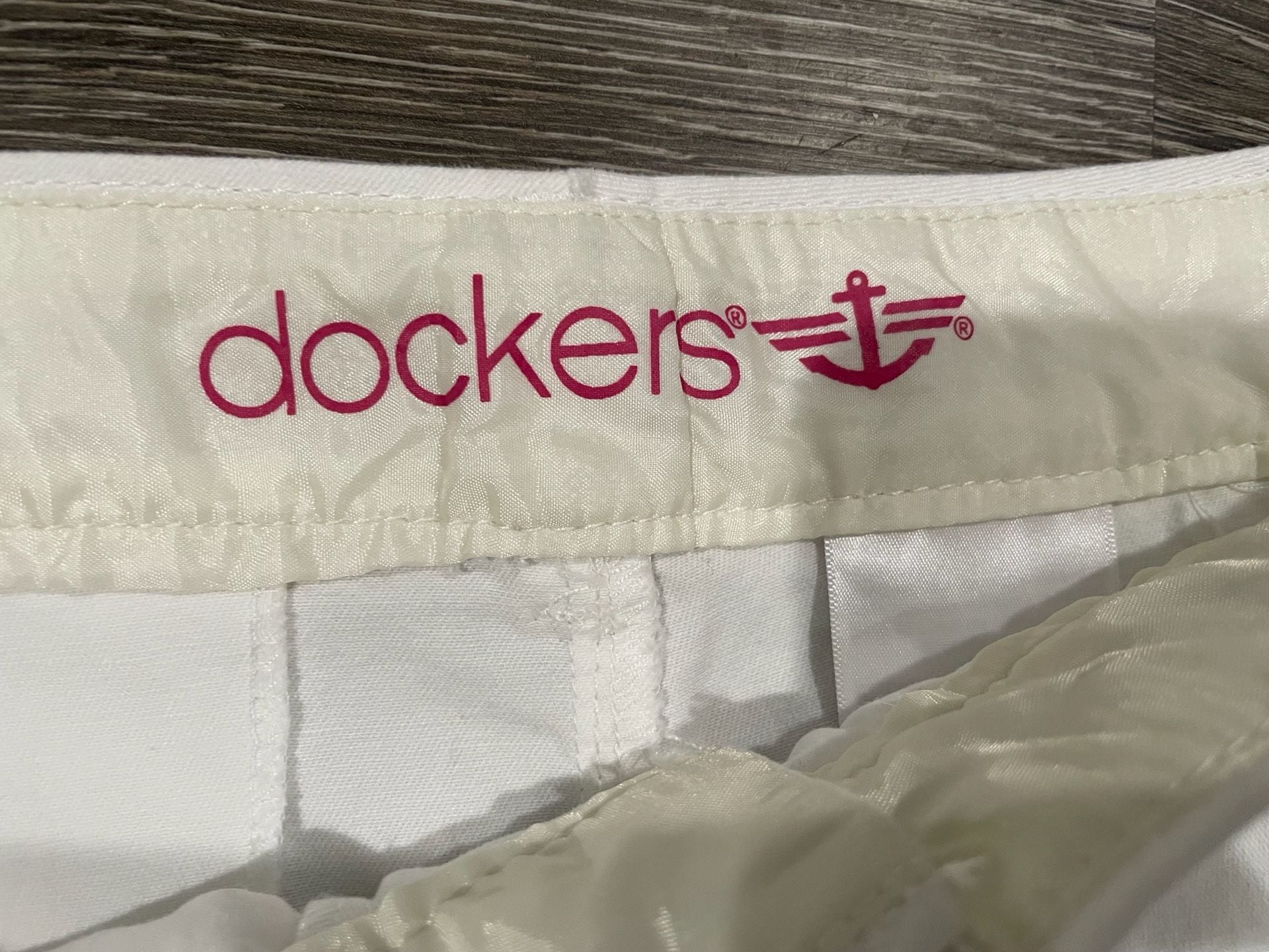 Size 12 Dockers Women's White Belted Chino Shorts 5