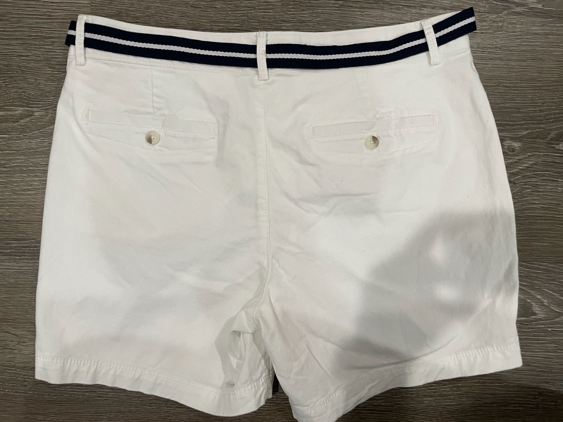 Size 12 Dockers Women's White Belted Chino Shorts 7