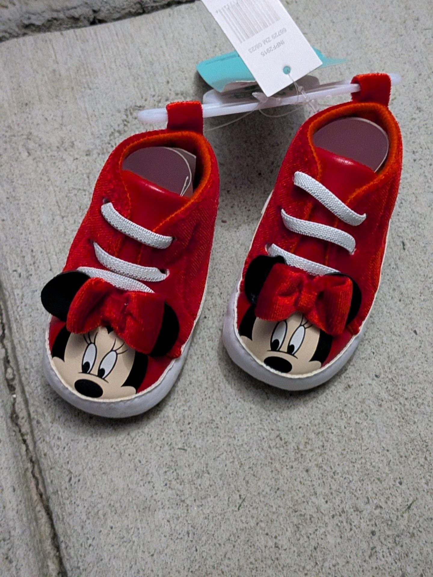 Disney Minnie Mouse Infant Red Velour Crib Shoes with Bow 1