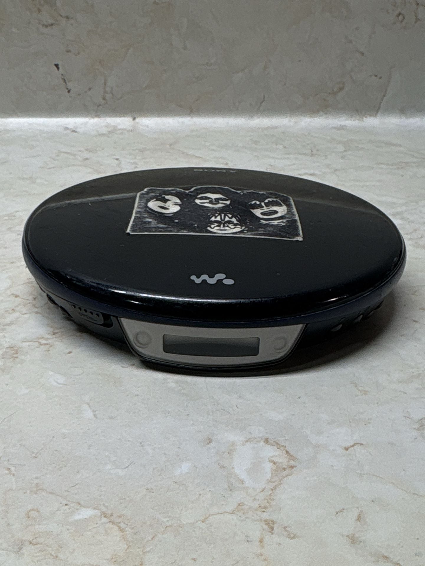 Sony D-NE730 Walkman Portable CD Player with KISS Band Sticker 3