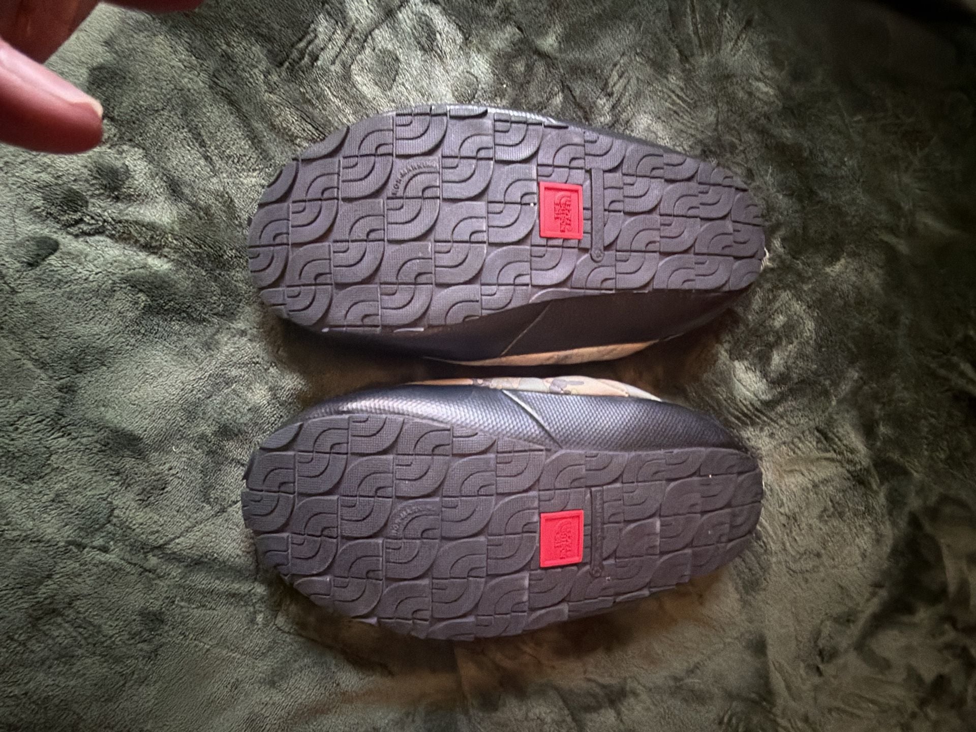 The North Face ThermoBall Traction Mule V Camo Print Slippers 5