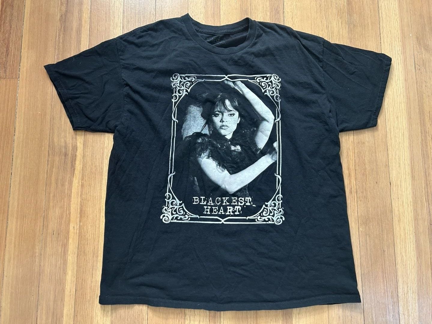 Wednesday Netflix Series Blackest Heart Graphic T-Shirt XL 2