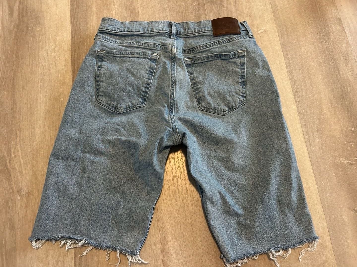 Abercrombie & Fitch 90s Loose Denim Bermuda Shorts 3