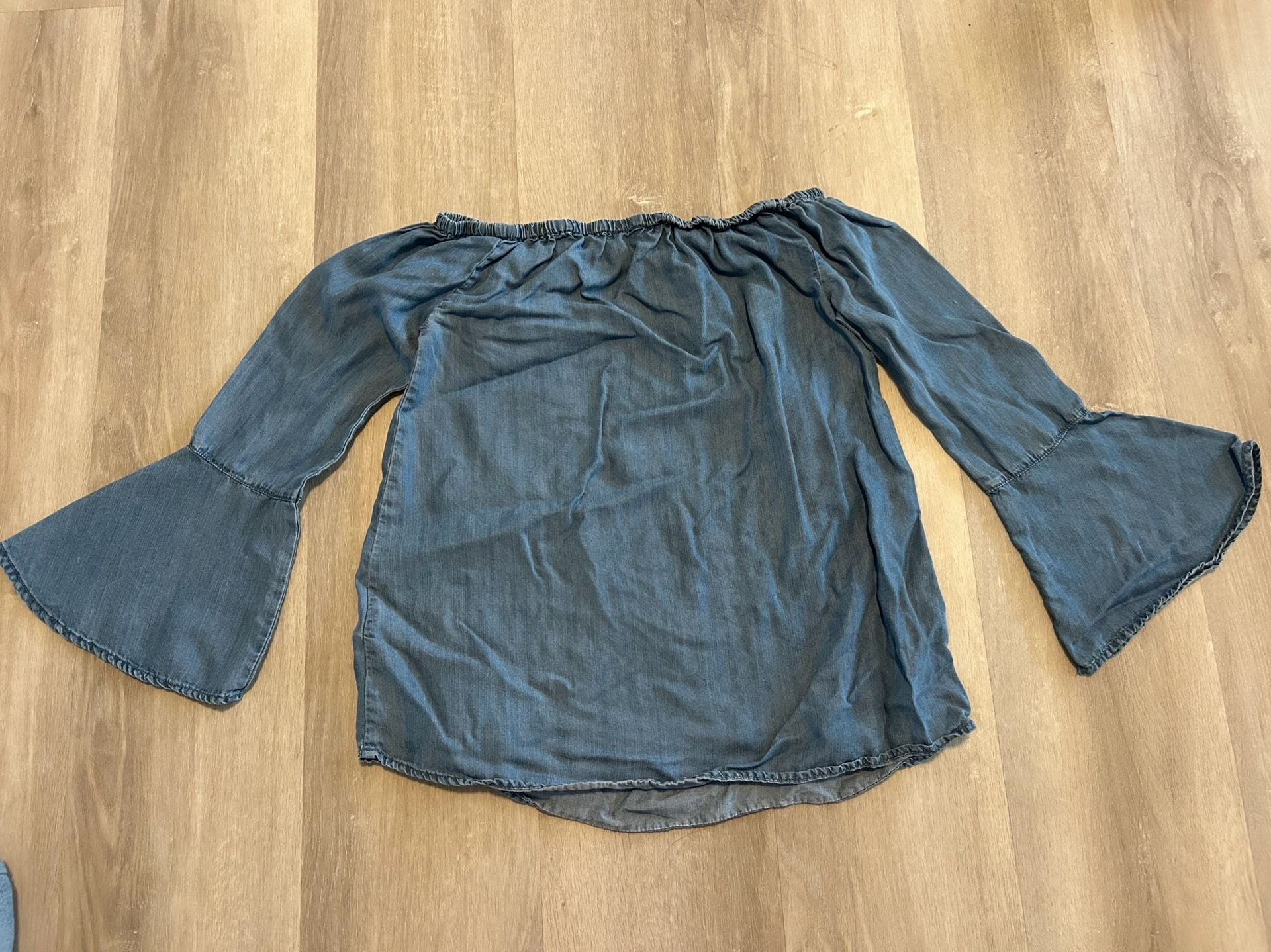 beachlunchlounge collection off-the-shoulder bell sleeve denim blouse 3