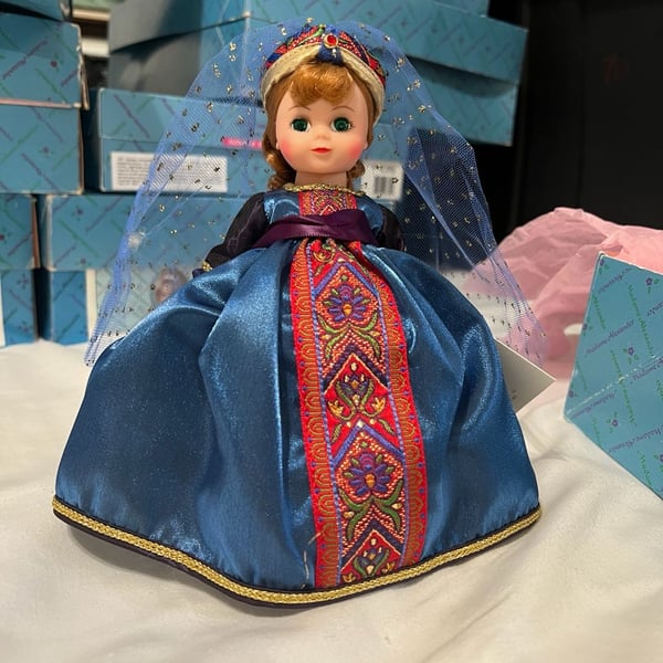 Madame Alexander The Dutchess Doll Model 14613